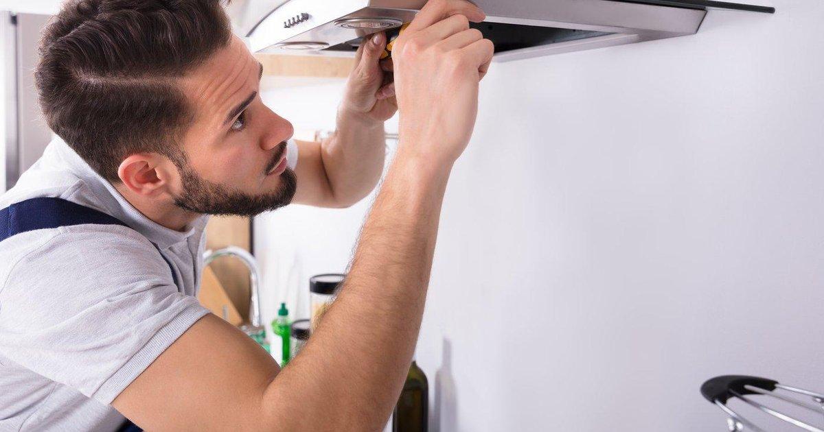 Recirculating cooker hood setup in London kitchen with carbon filters